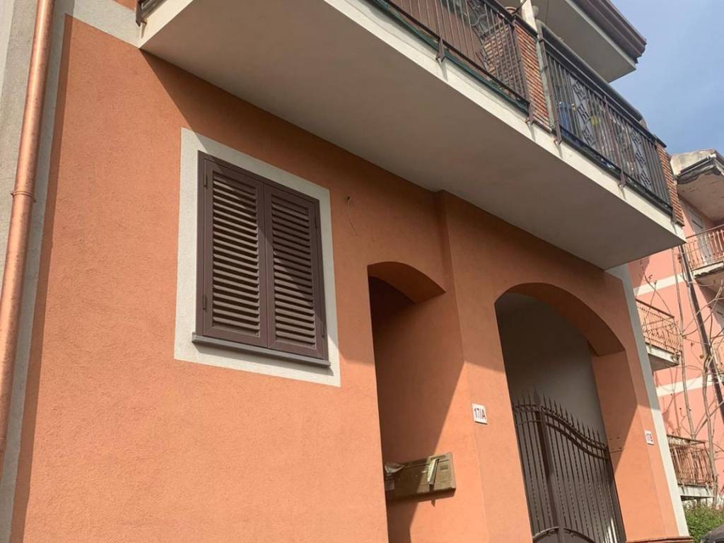 casa indipendente in vendita a Linguaglossa