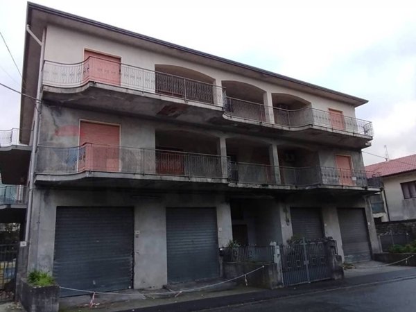 casa indipendente in vendita a Linguaglossa