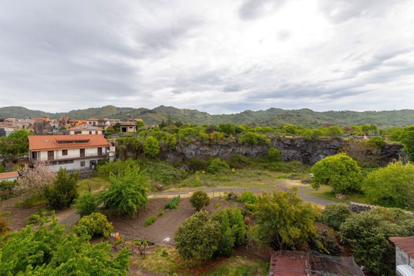 casa indipendente in vendita a Linguaglossa