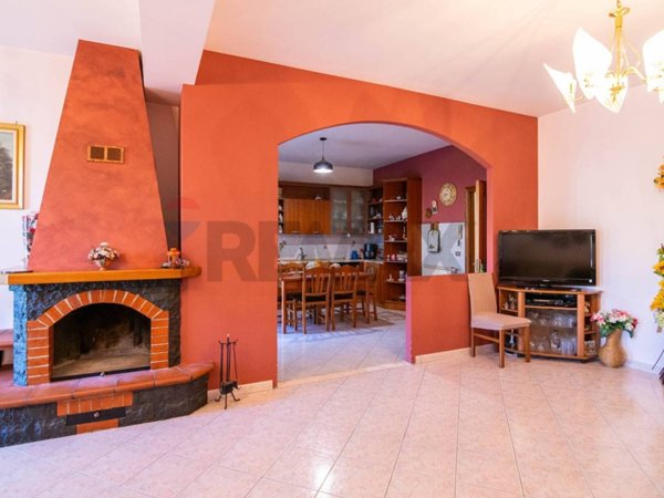 casa indipendente in vendita a Linguaglossa