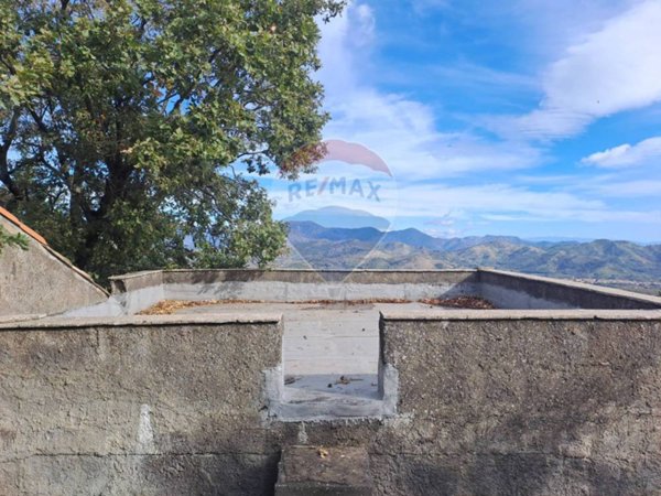 casa indipendente in vendita a Linguaglossa