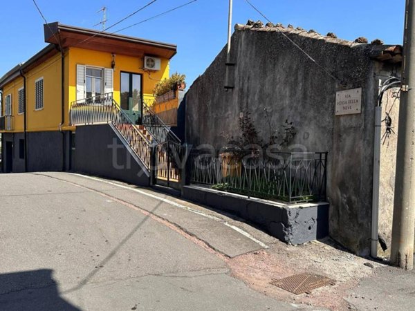 casa indipendente in vendita a Linguaglossa