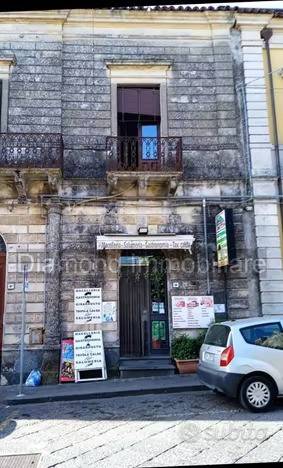 negozio in vendita a Linguaglossa