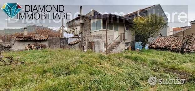 casa indipendente in vendita a Linguaglossa