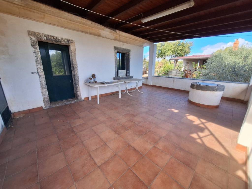 casa indipendente in vendita a Linguaglossa