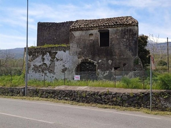 casa indipendente in vendita a Linguaglossa