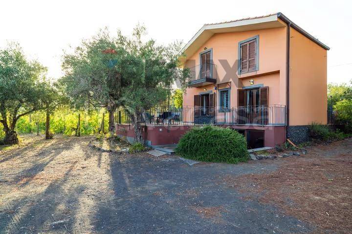 appartamento in vendita a Linguaglossa in zona Catena