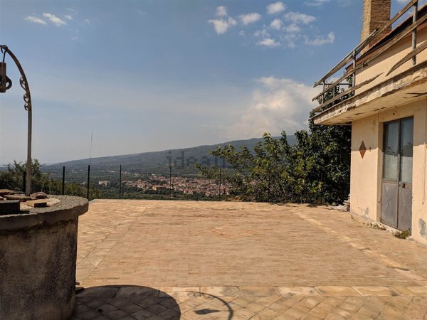 casa indipendente in vendita a Linguaglossa in zona Catena