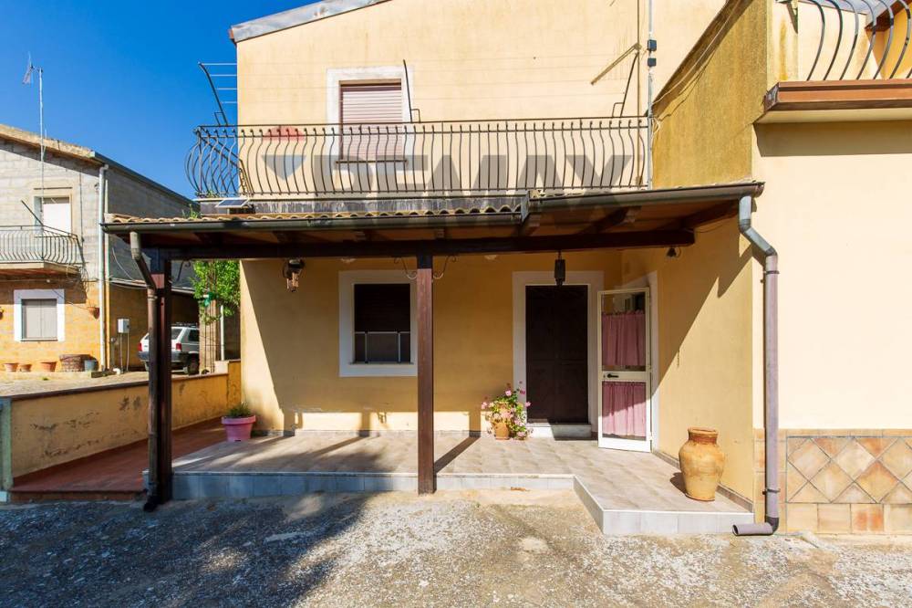 casa indipendente in vendita a Linguaglossa