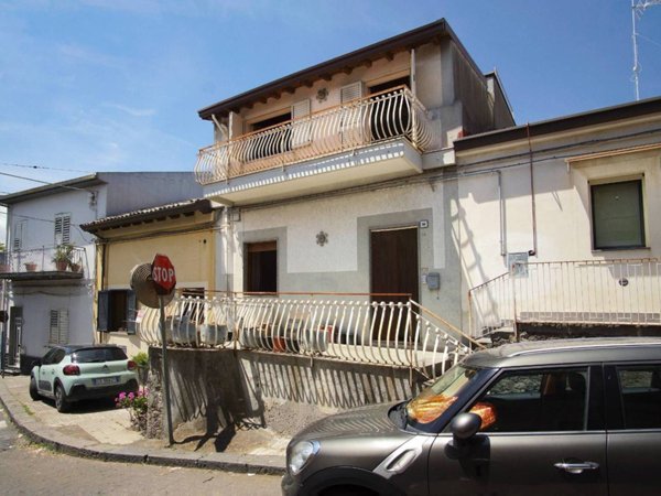 casa indipendente in vendita a Linguaglossa