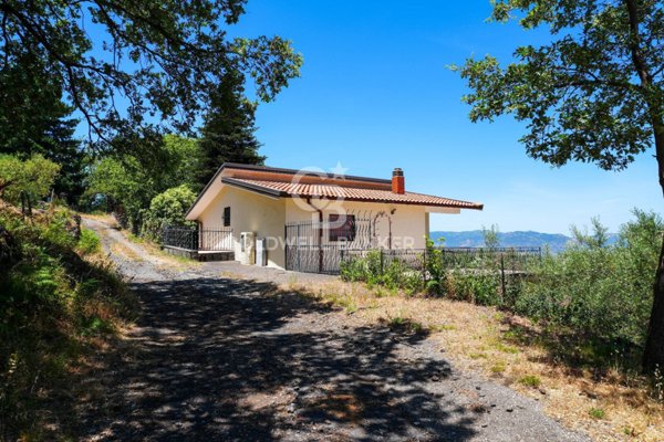casa indipendente in vendita a Linguaglossa