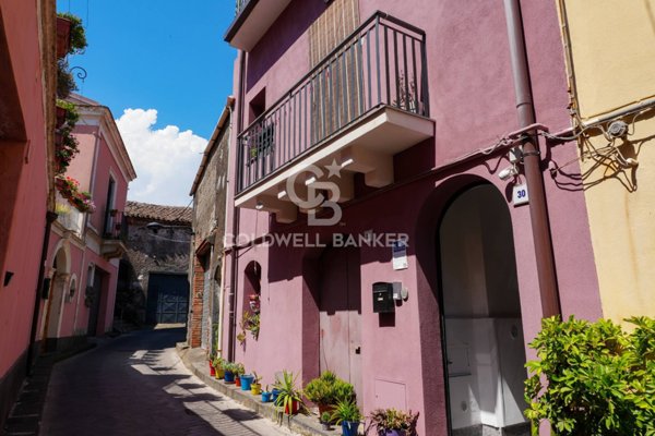 casa indipendente in vendita a Linguaglossa