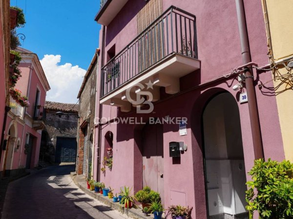 intera palazzina in vendita a Linguaglossa
