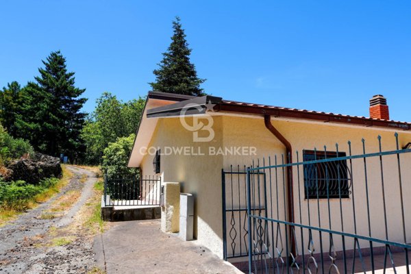 casa indipendente in vendita a Linguaglossa