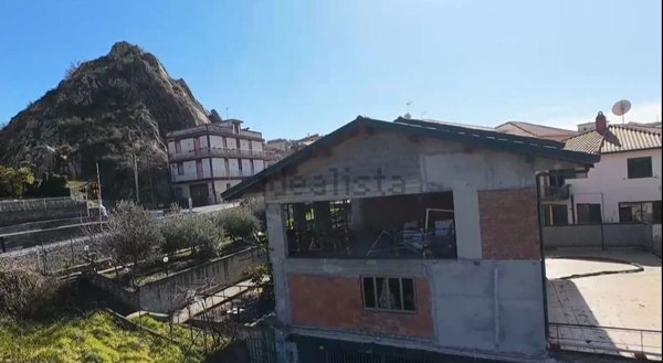 casa indipendente in vendita a Maletto