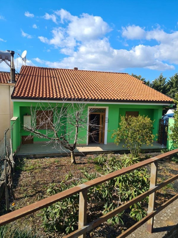 casa indipendente in vendita a Maletto