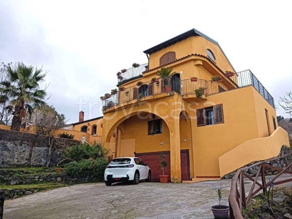 casa indipendente in vendita a Mascali in zona Puntalazzo