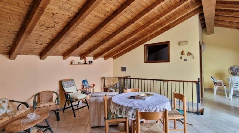casa indipendente in vendita a Mascali in zona Puntalazzo