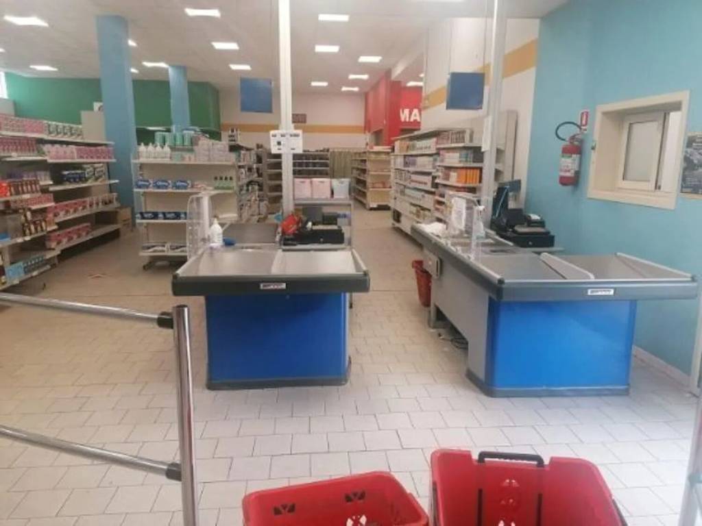 negozio in vendita a Mascali