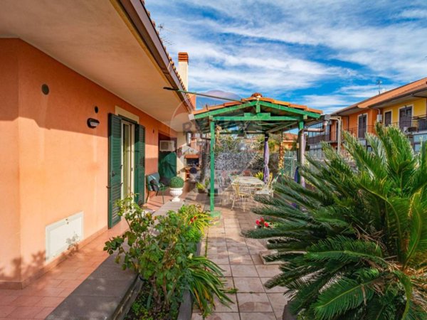 casa indipendente in vendita a Mascali in zona Fondachello