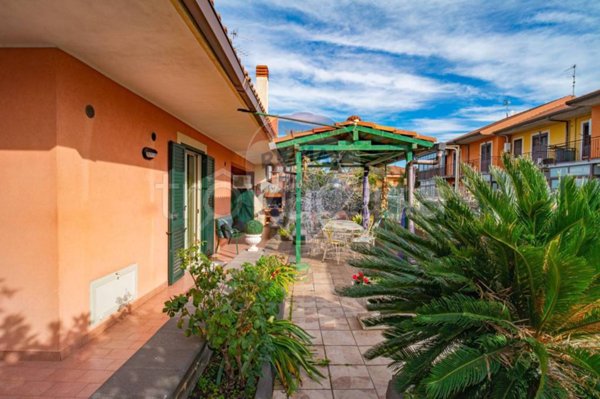 casa indipendente in vendita a Mascali in zona Fondachello