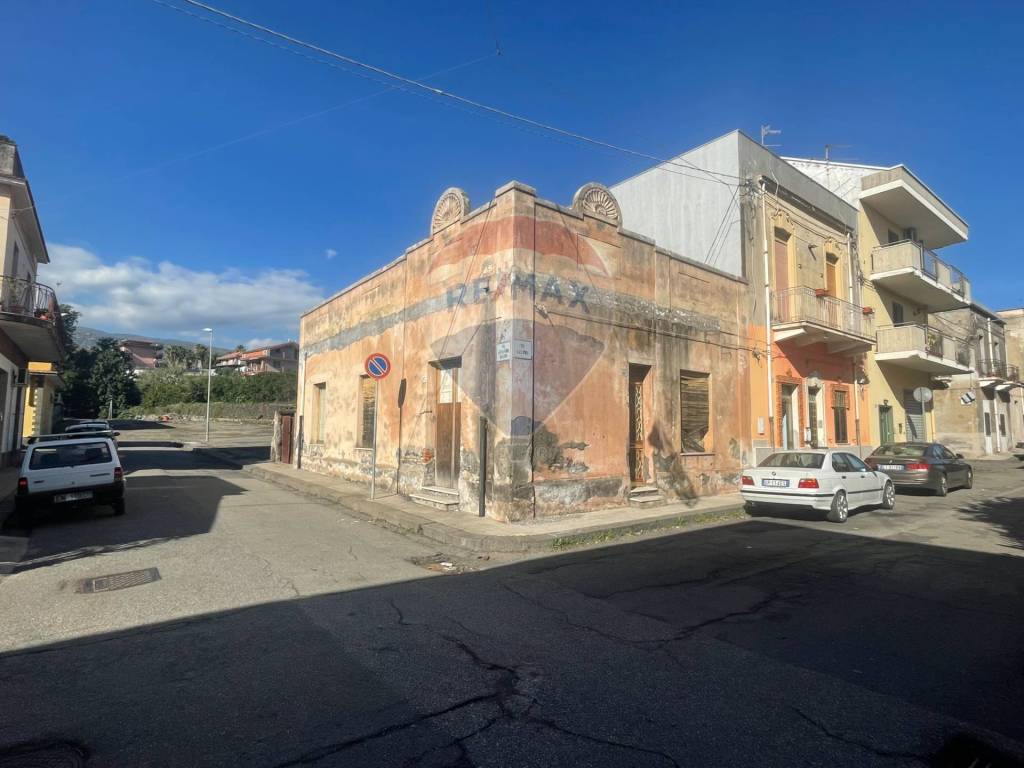 casa indipendente in vendita a Mascali in zona Fondachello
