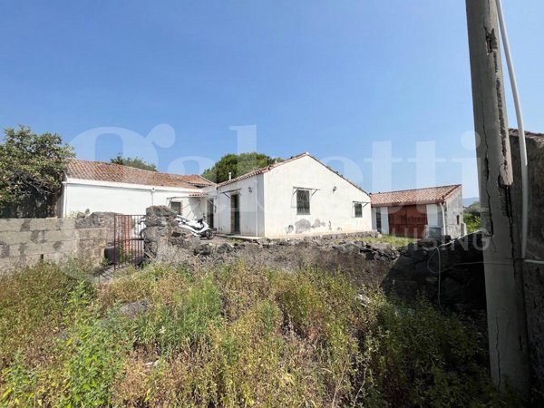 casa indipendente in vendita a Mascali in zona Fondachello