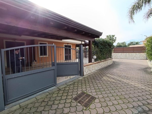 casa indipendente in vendita a Mascali in zona Fondachello