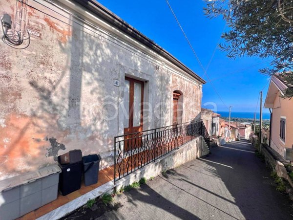 casa indipendente in vendita a Mascali in zona Santa Venera