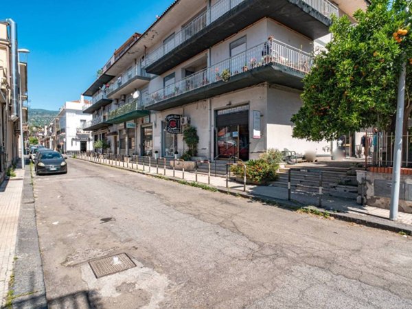 negozio in vendita a Mascali