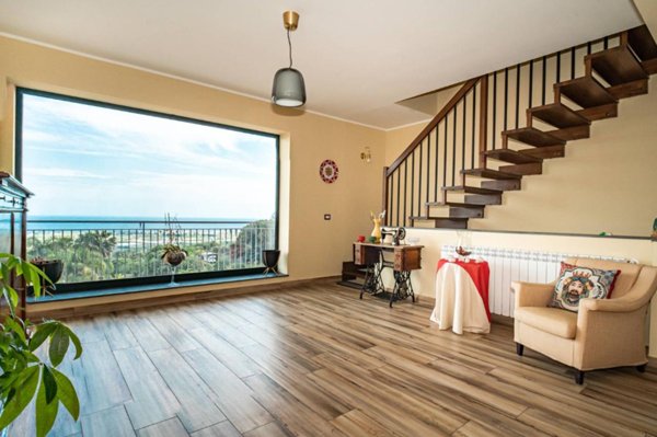 casa indipendente in vendita a Mascali in zona Santa Venera