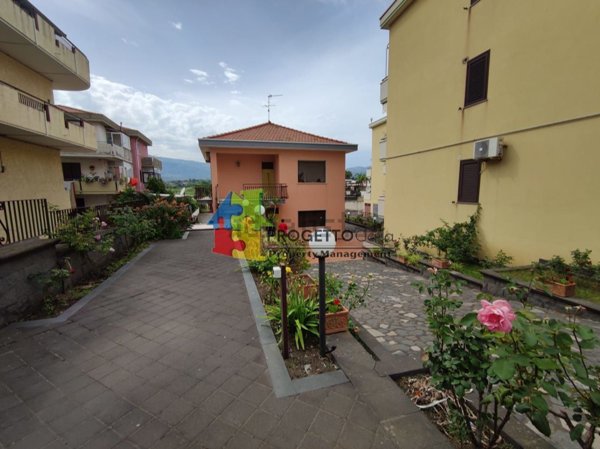 casa indipendente in vendita a Mascali in zona Fondachello