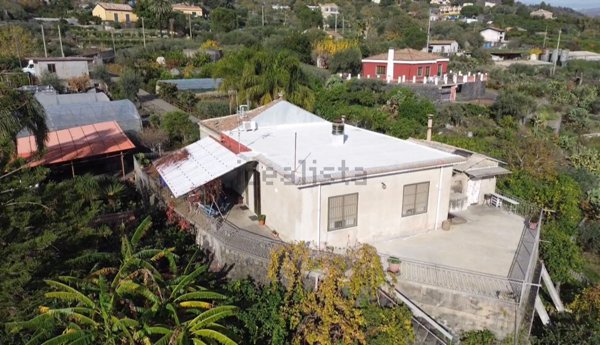 casa indipendente in vendita a Mascali in zona Santa Venera