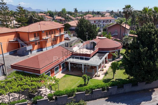 casa indipendente in vendita a Mascali in zona Fondachello