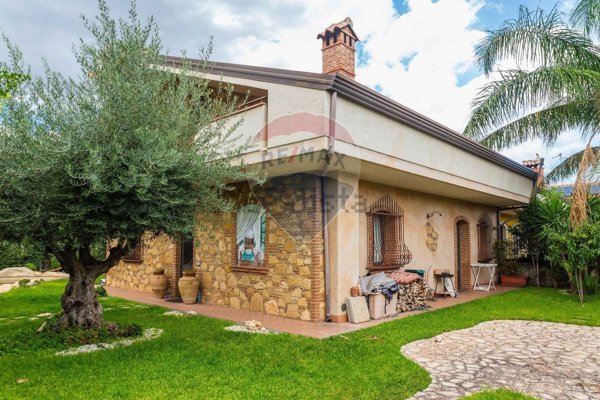casa indipendente in vendita a Mascali