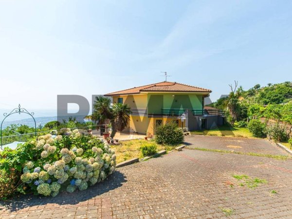 casa indipendente in vendita a Mascali in zona Puntalazzo