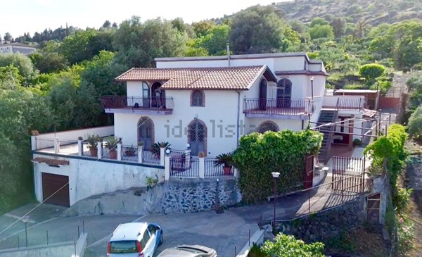 casa indipendente in vendita a Mascali in zona Santa Venera