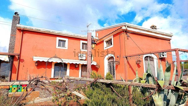 locale commerciale in vendita a Mascali