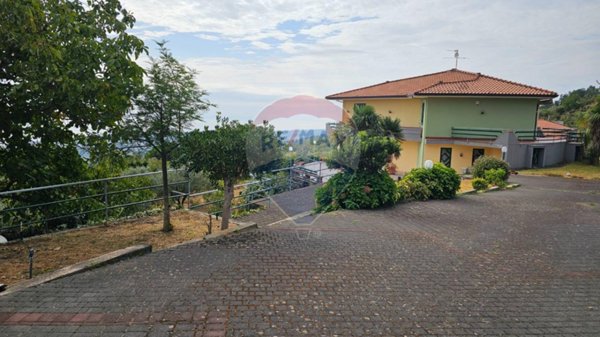 casa indipendente in vendita a Mascali in zona Fondachello