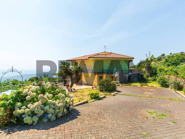 casa indipendente in vendita a Mascali in zona Puntalazzo