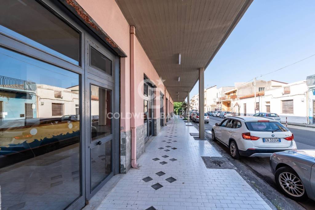 negozio in vendita a Mascali