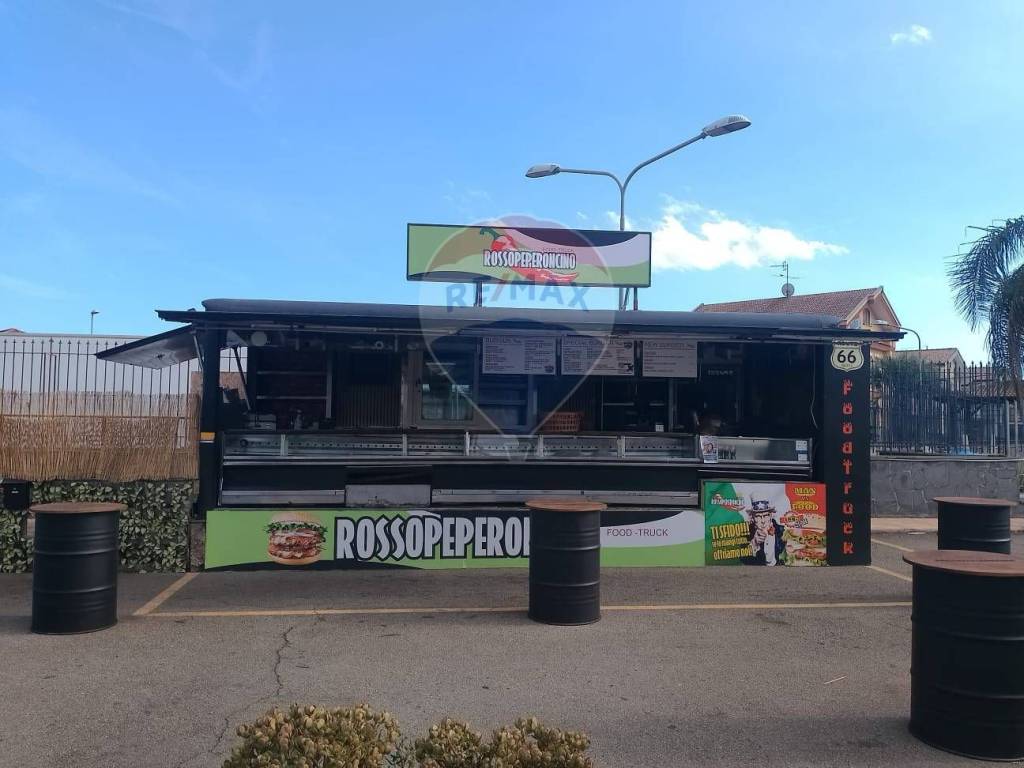 negozio in vendita a Mascali