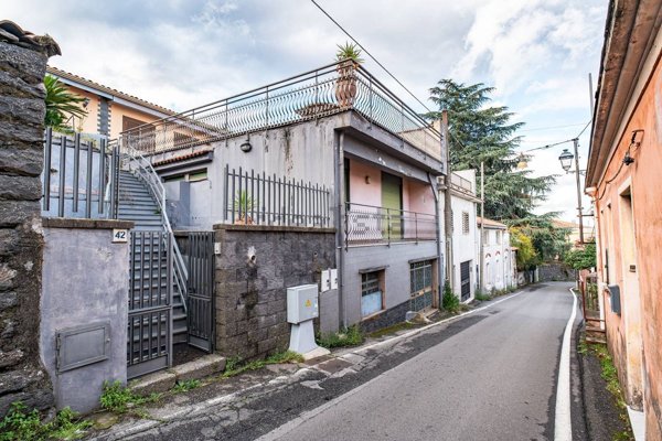 casa indipendente in vendita a Mascali in zona Puntalazzo