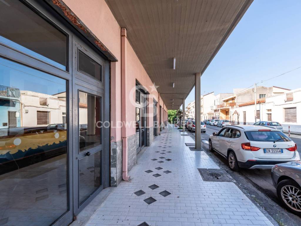 negozio in vendita a Mascali