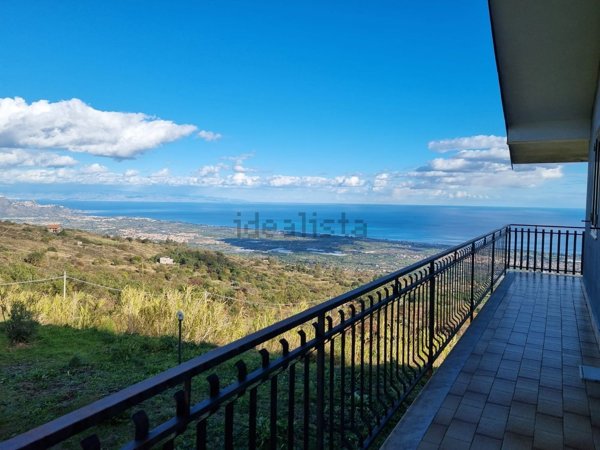 casa indipendente in vendita a Mascali in zona Montargano