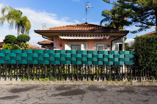 casa indipendente in vendita a Mascali in zona Fondachello