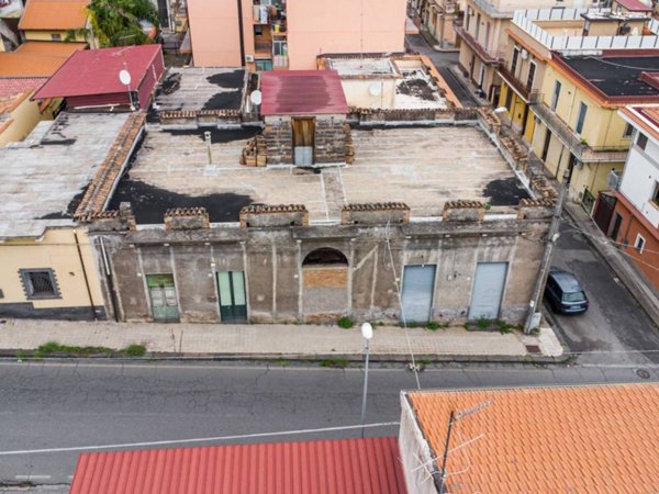 intera palazzina in vendita a Mascali in zona Sant'Antonino