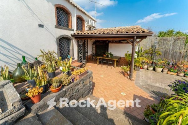 casa indipendente in vendita a Mascali in zona Puntalazzo