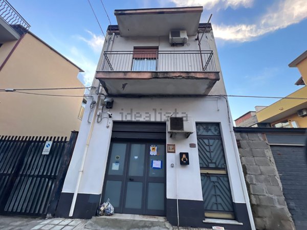 pentavano in vendita a Mascali