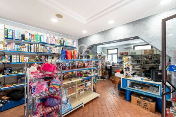 negozio in vendita a Mascali